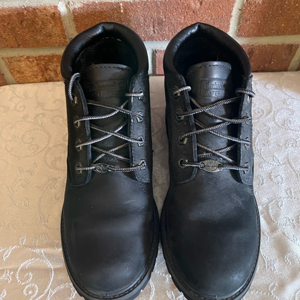 Timberland Short Black Boots Women’s size 7.5 EUC